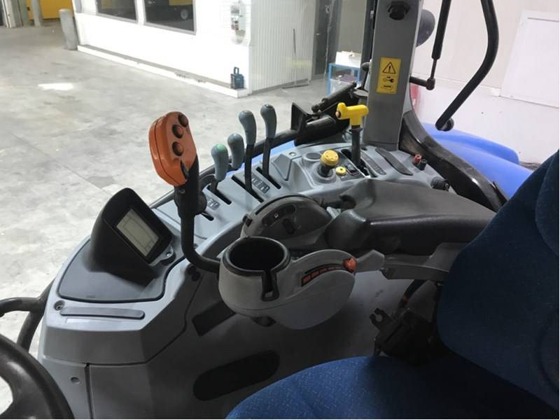 New Holland T7.250 - Tractor agricol: Foto 5 New Holland T7.250 - Tractor agricol: Foto 5