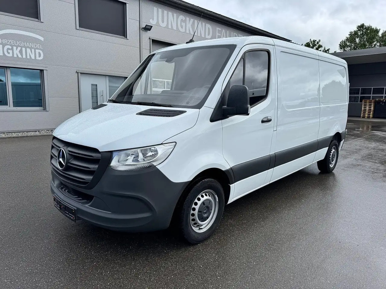 Mercedes-Benz Sprinter 215 CDI Flach Lang Klima FWD - Dubă: Foto 1 Mercedes-Benz Sprinter 215 CDI Flach Lang Klima FWD - Dubă: Foto 1