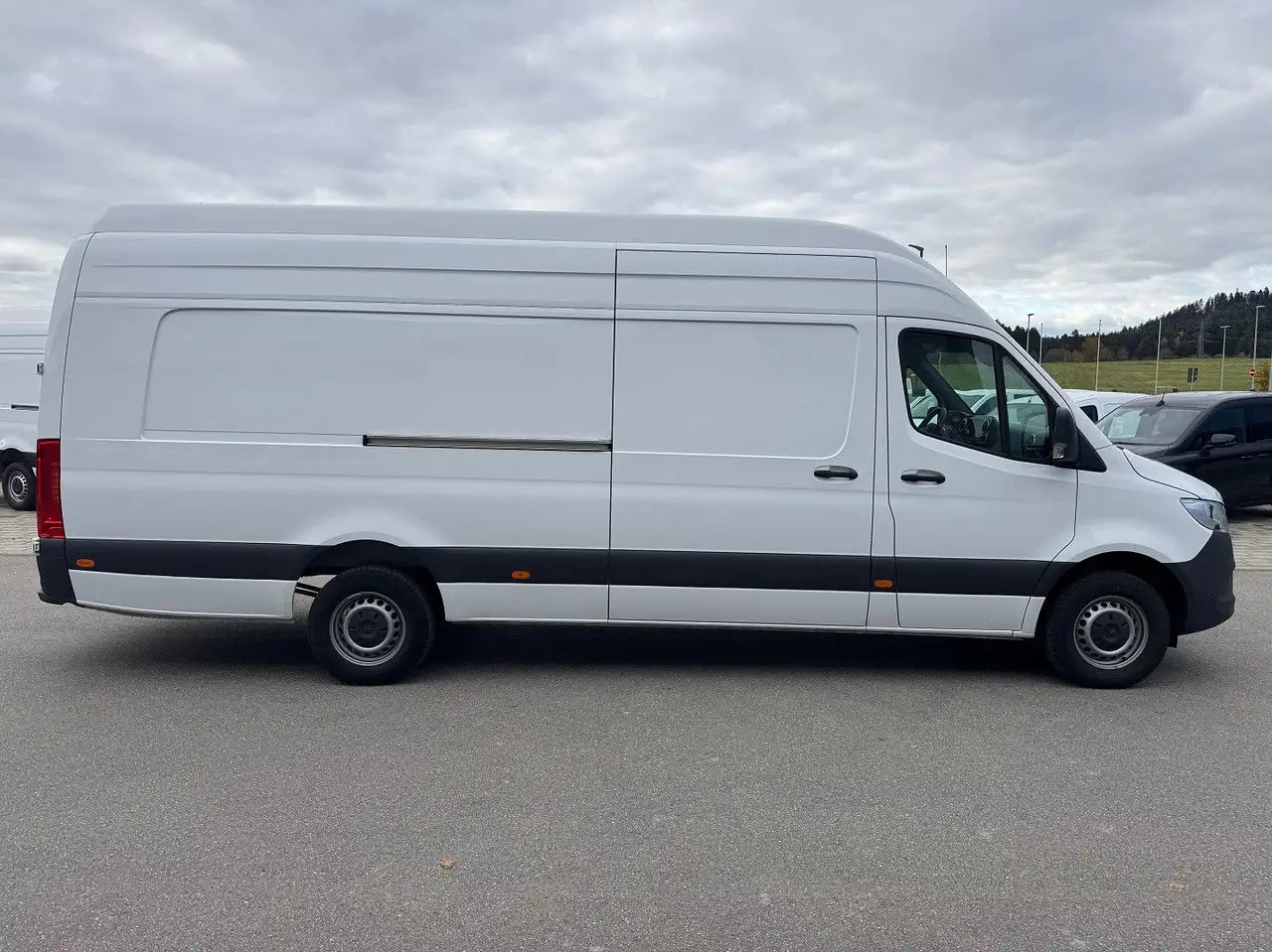 Mercedes-Benz Sprinter 317 CDI Maxi Lang Extralang XXL MBUX - Dubă: Foto 4 Mercedes-Benz Sprinter 317 CDI Maxi Lang Extralang XXL MBUX - Dubă: Foto 4