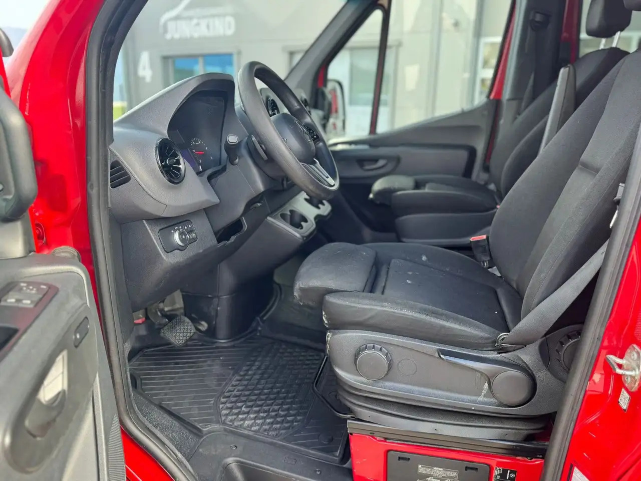 Mercedes-Benz Sprinter 317 CDI Maxi Lang Mixto AHK 3,5t MBUX - Autoutilitară cabină dublă: Foto 4 Mercedes-Benz Sprinter 317 CDI Maxi Lang Mixto AHK 3,5t MBUX - Autoutilitară cabină dublă: Foto 4