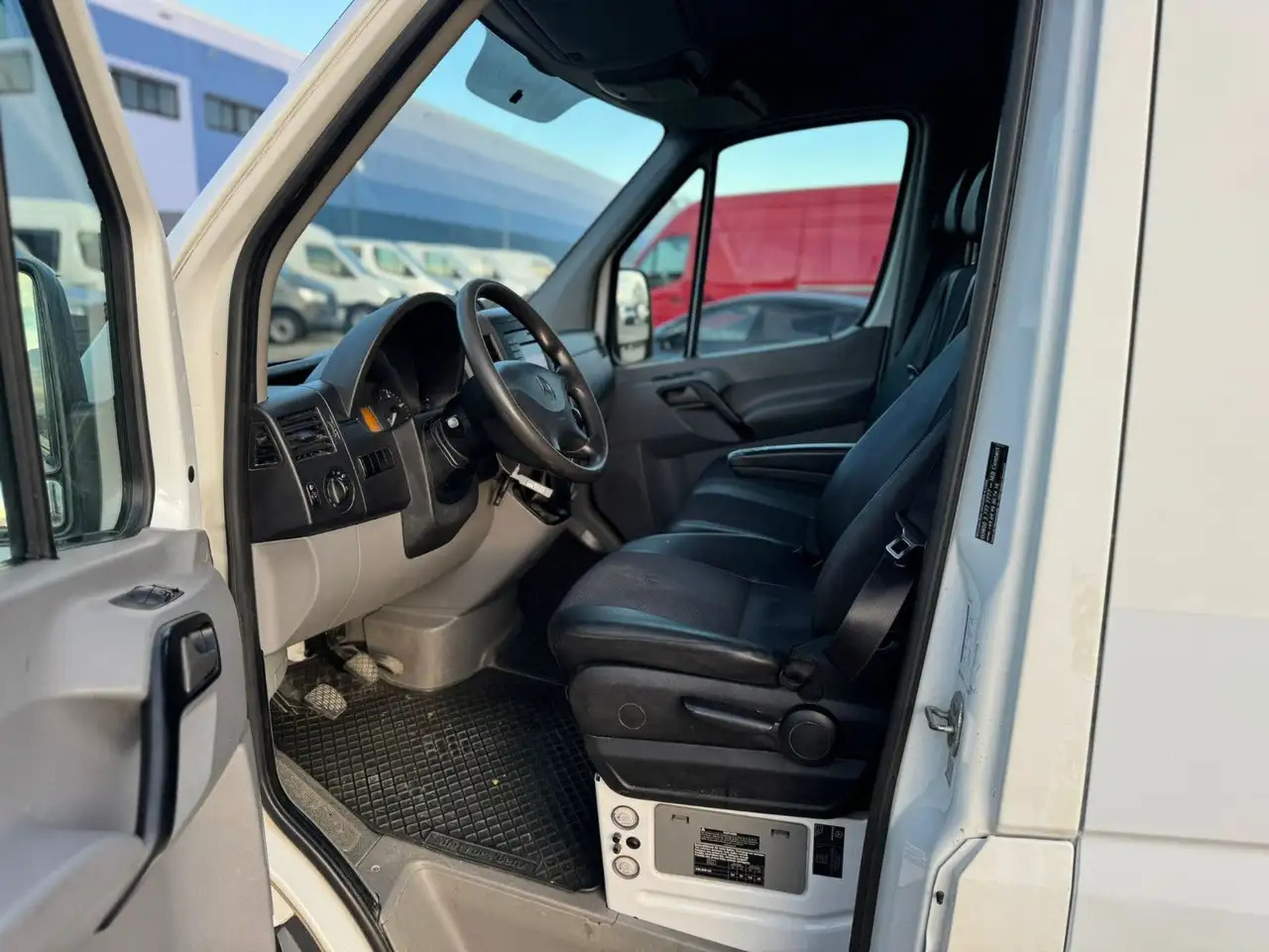 Mercedes-Benz Sprinter 319 CDI Maxi Lang XXL Extralang Mixto - Dubă, Autoutilitară cabină dublă: Foto 3 Mercedes-Benz Sprinter 319 CDI Maxi Lang XXL Extralang Mixto - Dubă, Autoutilitară cabină dublă: Foto 3