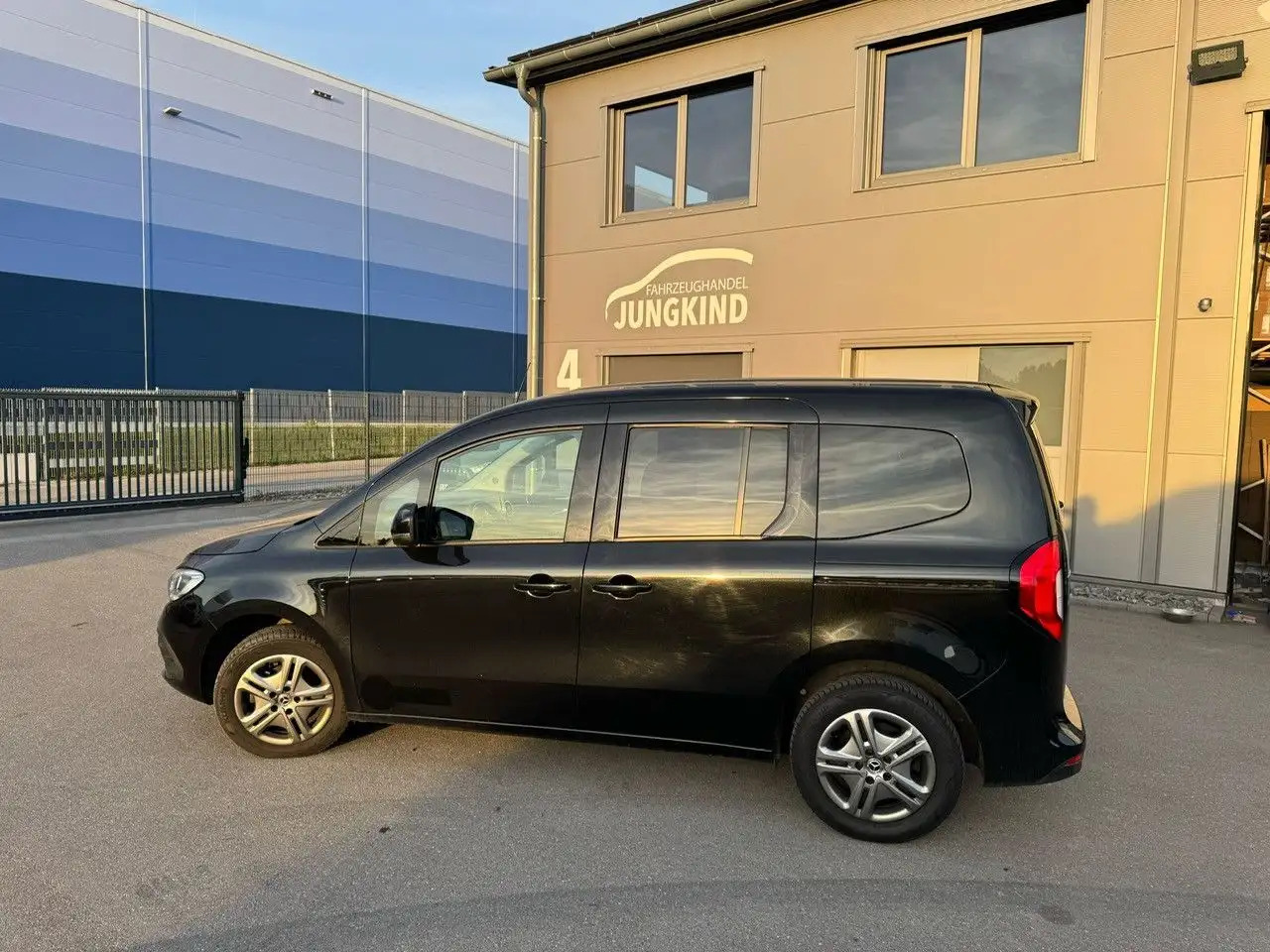 Mercedes-Benz T-Class T -Klasse 160 d standard - Automobil: Foto 1 Mercedes-Benz T-Class T -Klasse 160 d standard - Automobil: Foto 1