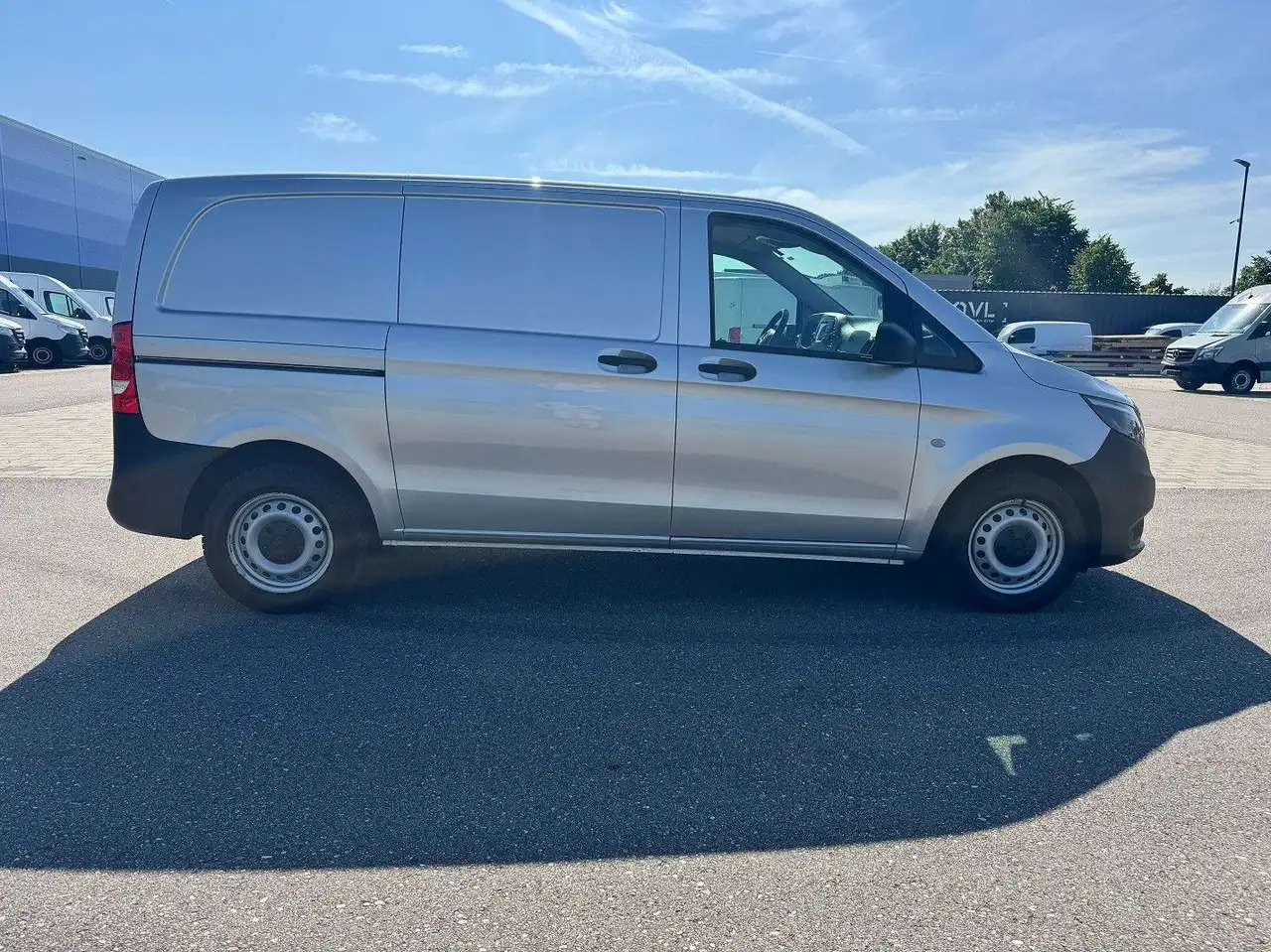 Mercedes-Benz Vito 114 CDI Kompakt Silber Bott - Dubă: Foto 4 Mercedes-Benz Vito 114 CDI Kompakt Silber Bott - Dubă: Foto 4