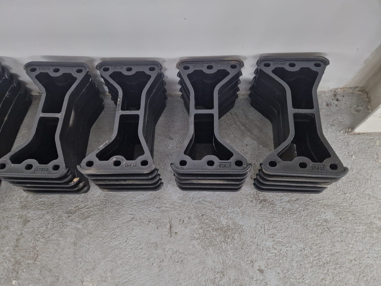 Cardane Camion SET INALTATOR CUPLA - Şa cuplare pentru Camion basculantă: Foto 2 Cardane Camion SET INALTATOR CUPLA - Şa cuplare pentru Camion basculantă: Foto 2