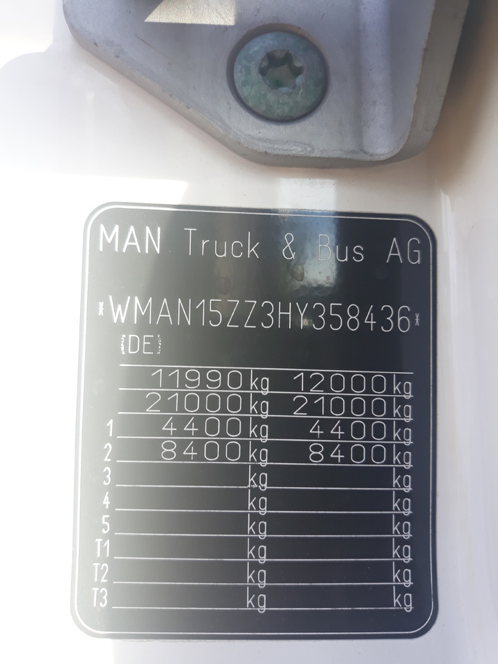 MAN TGL 12.220 Tail Lift Manual - Camion cu prelată: Foto 4 MAN TGL 12.220 Tail Lift Manual - Camion cu prelată: Foto 4