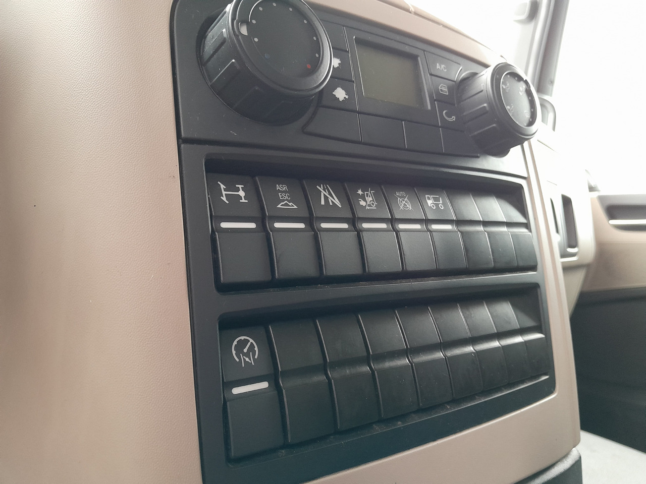 Leasing de MAN TGL 12.220 Tail Lift Manual MAN TGL 12.220 Tail Lift Manual: Foto 14