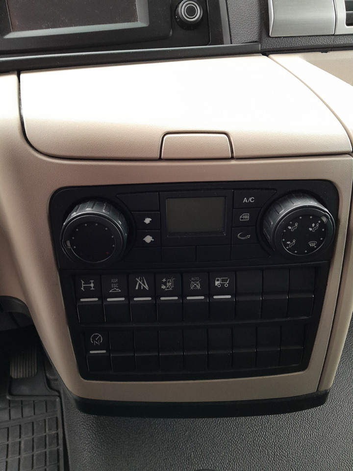 Leasing de MAN TGL 12.220 Tail Lift Manual MAN TGL 12.220 Tail Lift Manual: Foto 21