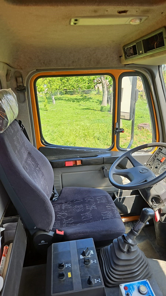 MERCEDES-BENZ 1824 ACTROS SK 4x4 - Camion basculantă: Foto 5 MERCEDES-BENZ 1824 ACTROS SK 4x4 - Camion basculantă: Foto 5