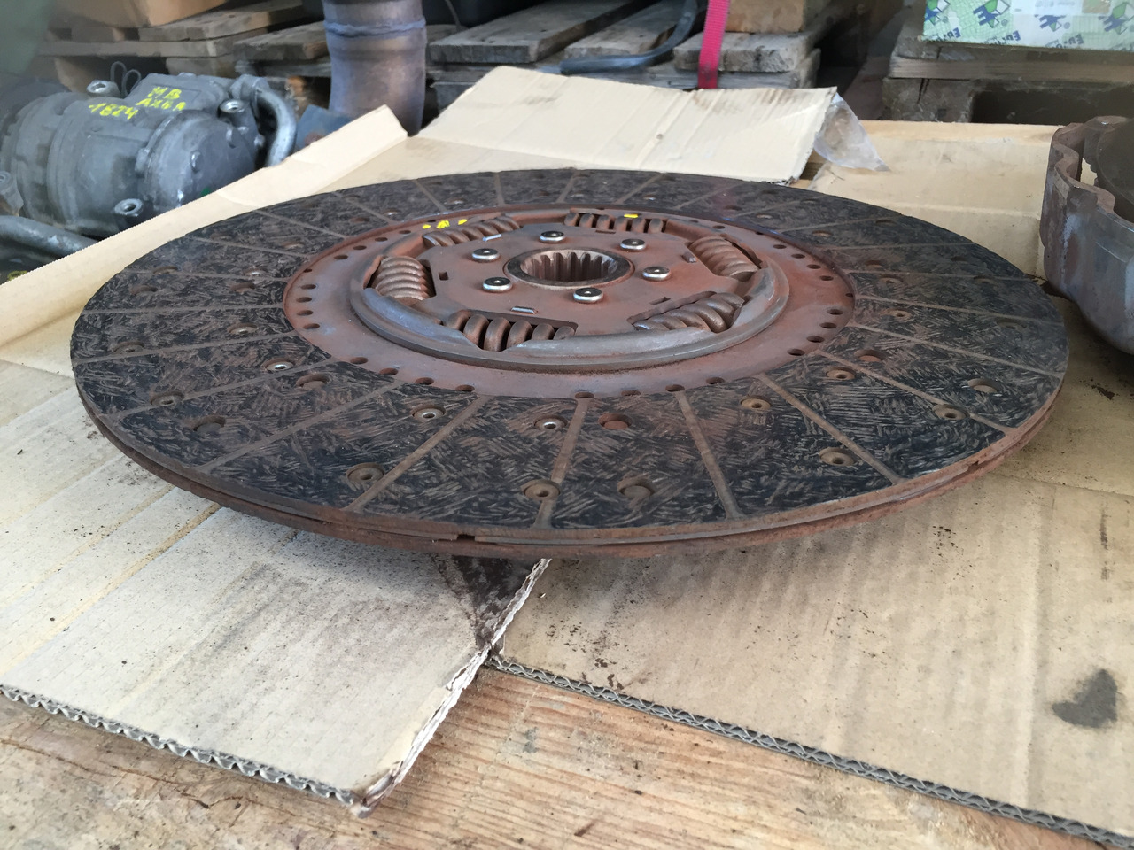 Gebrauchte Kupplungsscheibe MB Axor 1824, Motor Typ : OM 906 LA, Artikel - Nr. : A 021 250 67 03 - Disc ambreiaj pentru Camion: Foto 4 Gebrauchte Kupplungsscheibe MB Axor 1824, Motor Typ : OM 906 LA, Artikel - Nr. : A 021 250 67 03 - Disc ambreiaj pentru Camion: Foto 4