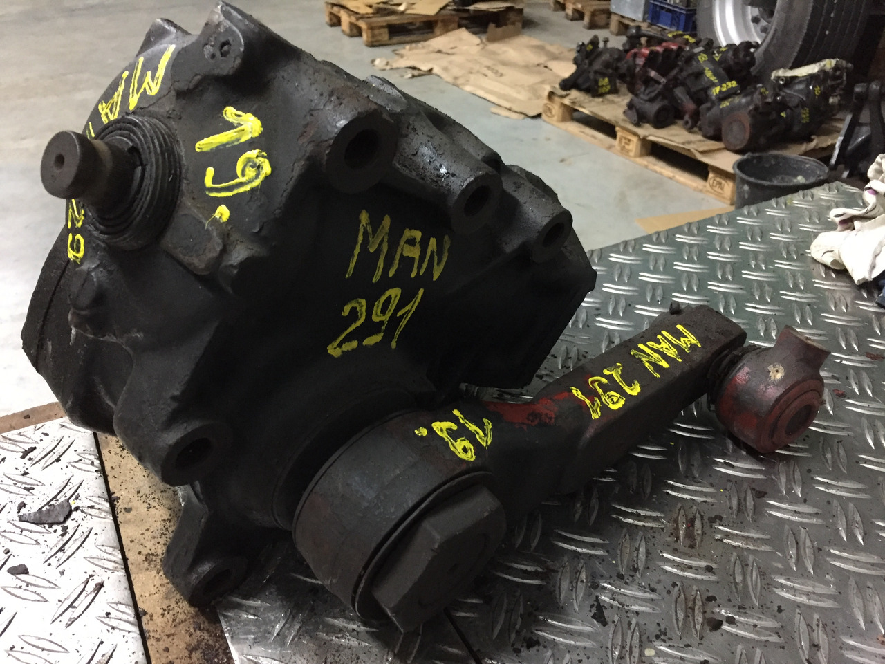 Gebrauchtes Lenkgetriebe MAN F 8, 291, Artikel - Nr.: 81.9999 - 9999 - Casetă de direcție pentru Camion: Foto 3 Gebrauchtes Lenkgetriebe MAN F 8, 291, Artikel - Nr.: 81.9999 - 9999 - Casetă de direcție pentru Camion: Foto 3