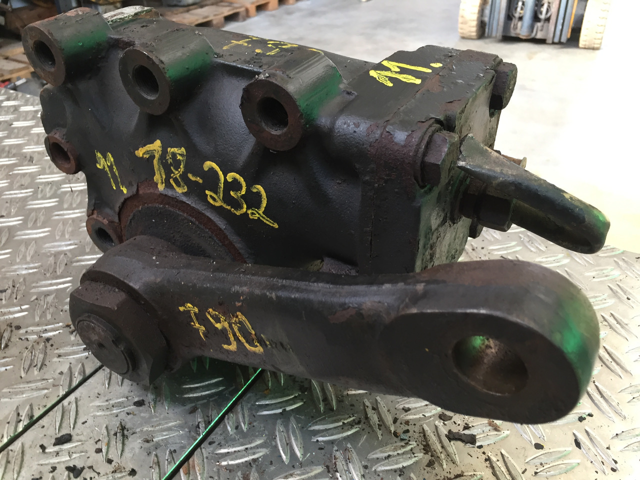 Gebrauchtes Lenkgetriebe MAN F 90, 18.232, Artikel - Nr.: 81.9999 - 9999 - Casetă de direcție pentru Camion: Foto 1 Gebrauchtes Lenkgetriebe MAN F 90, 18.232, Artikel - Nr.: 81.9999 - 9999 - Casetă de direcție pentru Camion: Foto 1