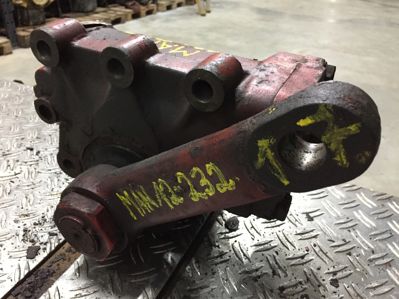 Gebrauchtes Lenkgetriebe MAN F90, 12.232, Artikel - Nr.: 81.9999 - 9999 - Casetă de direcție pentru Camion: Foto 4 Gebrauchtes Lenkgetriebe MAN F90, 12.232, Artikel - Nr.: 81.9999 - 9999 - Casetă de direcție pentru Camion: Foto 4