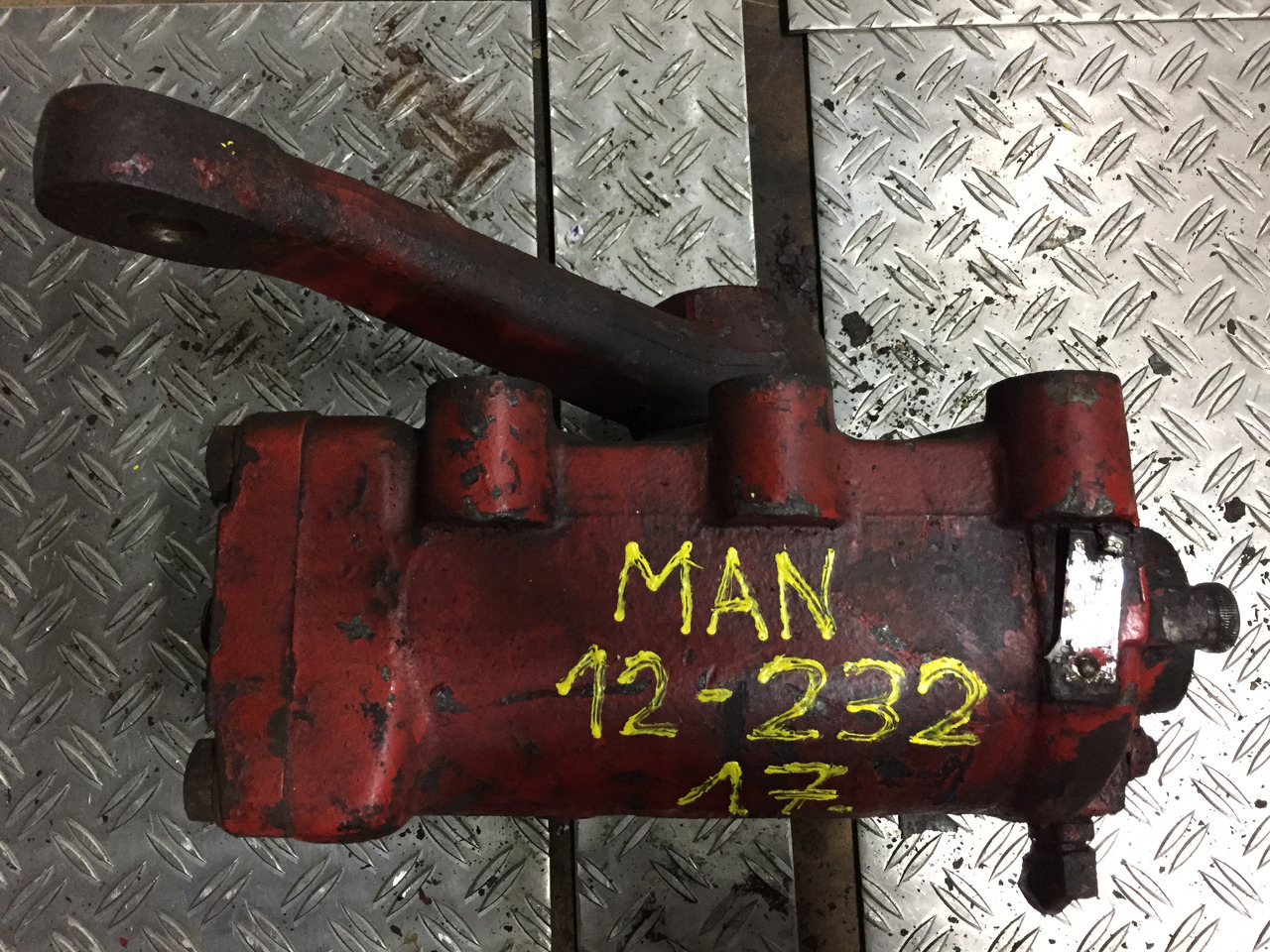 Gebrauchtes Lenkgetriebe MAN F90, 12.232, Artikel - Nr.: 81.9999 - 9999 - Casetă de direcție pentru Camion: Foto 5 Gebrauchtes Lenkgetriebe MAN F90, 12.232, Artikel - Nr.: 81.9999 - 9999 - Casetă de direcție pentru Camion: Foto 5