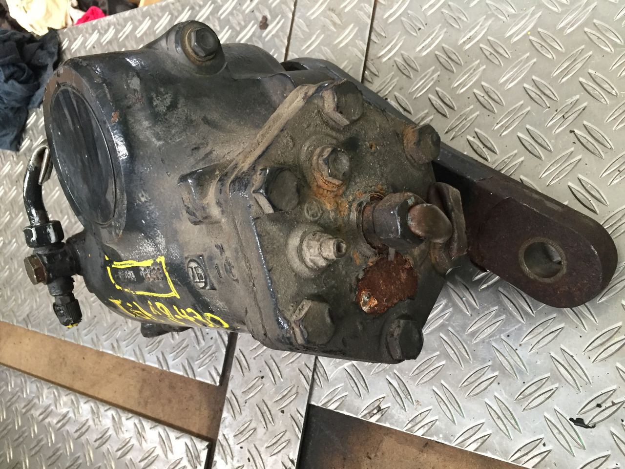 Gebrauchtes Lenkgetriebe MAN TGA 18.430, Artikel - Nr.: 81.46200-6410 - Casetă de direcție pentru Camion: Foto 3 Gebrauchtes Lenkgetriebe MAN TGA 18.430, Artikel - Nr.: 81.46200-6410 - Casetă de direcție pentru Camion: Foto 3