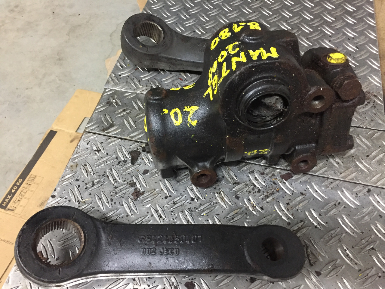 Gebrauchtes Lenkgetriebe MAN TGL, 8.180, Artikel - Nr.: 81.9999 - 9999 - Casetă de direcție pentru Camion: Foto 5 Gebrauchtes Lenkgetriebe MAN TGL, 8.180, Artikel - Nr.: 81.9999 - 9999 - Casetă de direcție pentru Camion: Foto 5