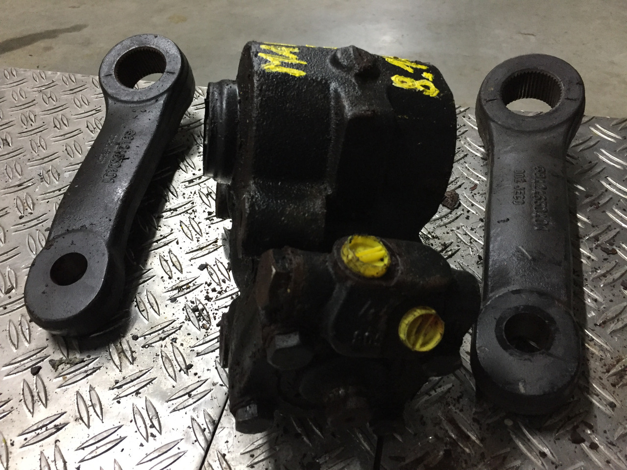 Gebrauchtes Lenkgetriebe MAN TGL, 8.180, Artikel - Nr.: 81.9999 - 9999 - Casetă de direcție pentru Camion: Foto 3 Gebrauchtes Lenkgetriebe MAN TGL, 8.180, Artikel - Nr.: 81.9999 - 9999 - Casetă de direcție pentru Camion: Foto 3