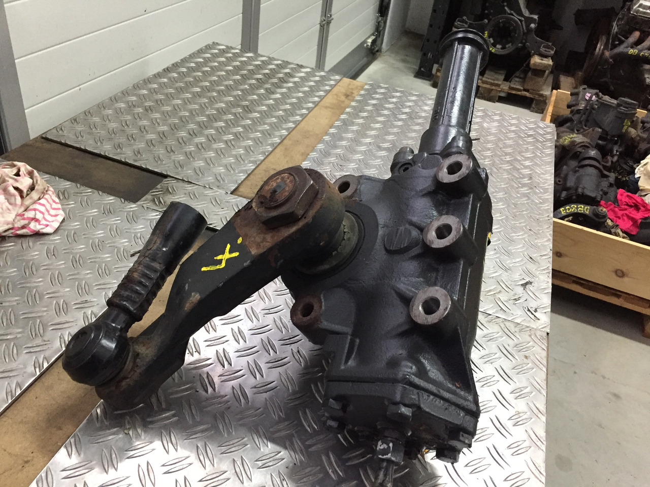 Gebrauchtes Lenkgetriebe MAN TGX 26.480 XXL, Artikel - Nr.: 81.46200 - 6541 - Casetă de direcție pentru Camion: Foto 5 Gebrauchtes Lenkgetriebe MAN TGX 26.480 XXL, Artikel - Nr.: 81.46200 - 6541 - Casetă de direcție pentru Camion: Foto 5