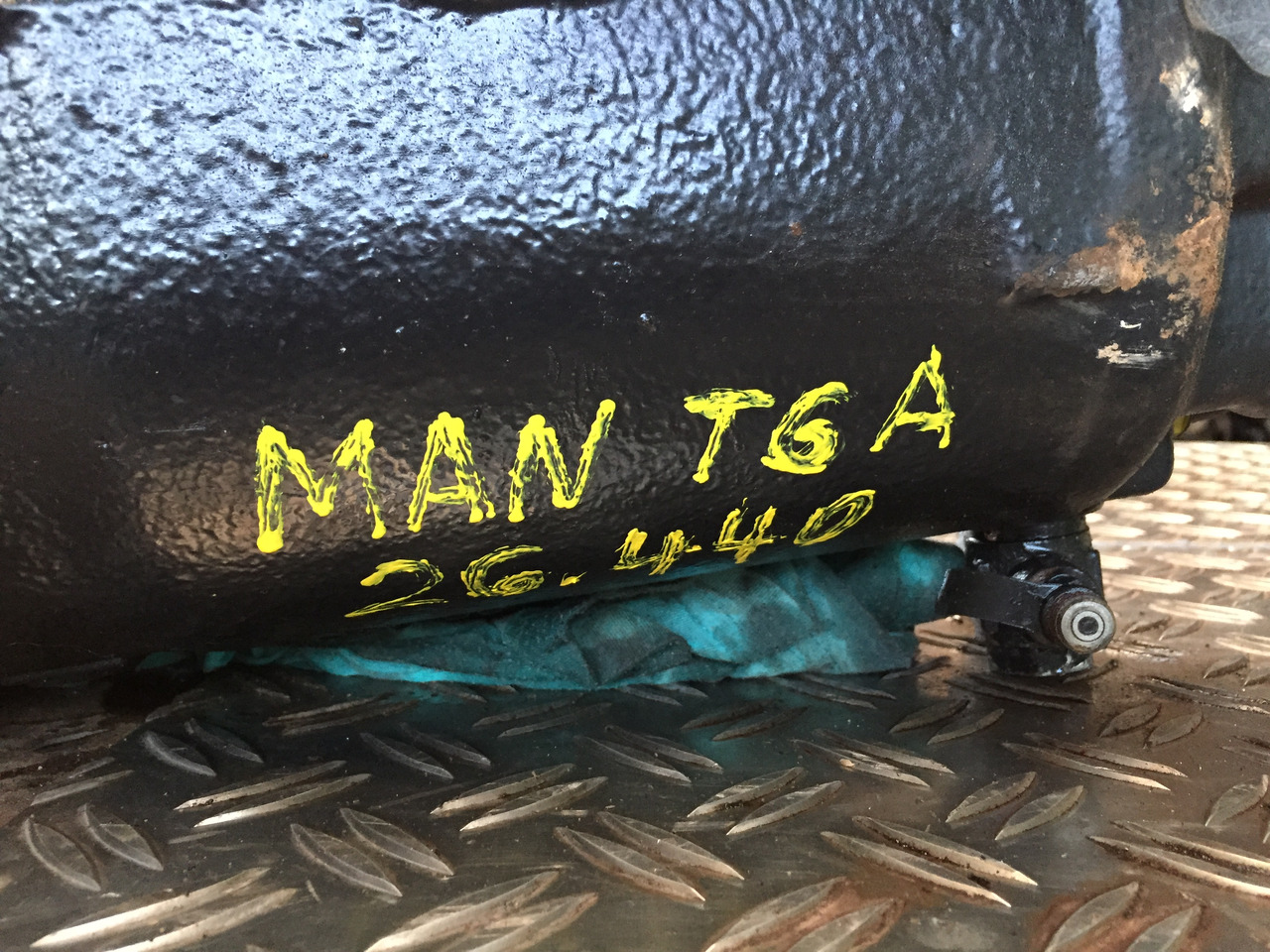 Gebrauchtes Lenkgetriebe, mechanisch, MAN TGA 26.440 XXL, Artikel - Nr. : 81.46200 - 6427 - Casetă de direcție pentru Camion: Foto 2 Gebrauchtes Lenkgetriebe, mechanisch, MAN TGA 26.440 XXL, Artikel - Nr. : 81.46200 - 6427 - Casetă de direcție pentru Camion: Foto 2