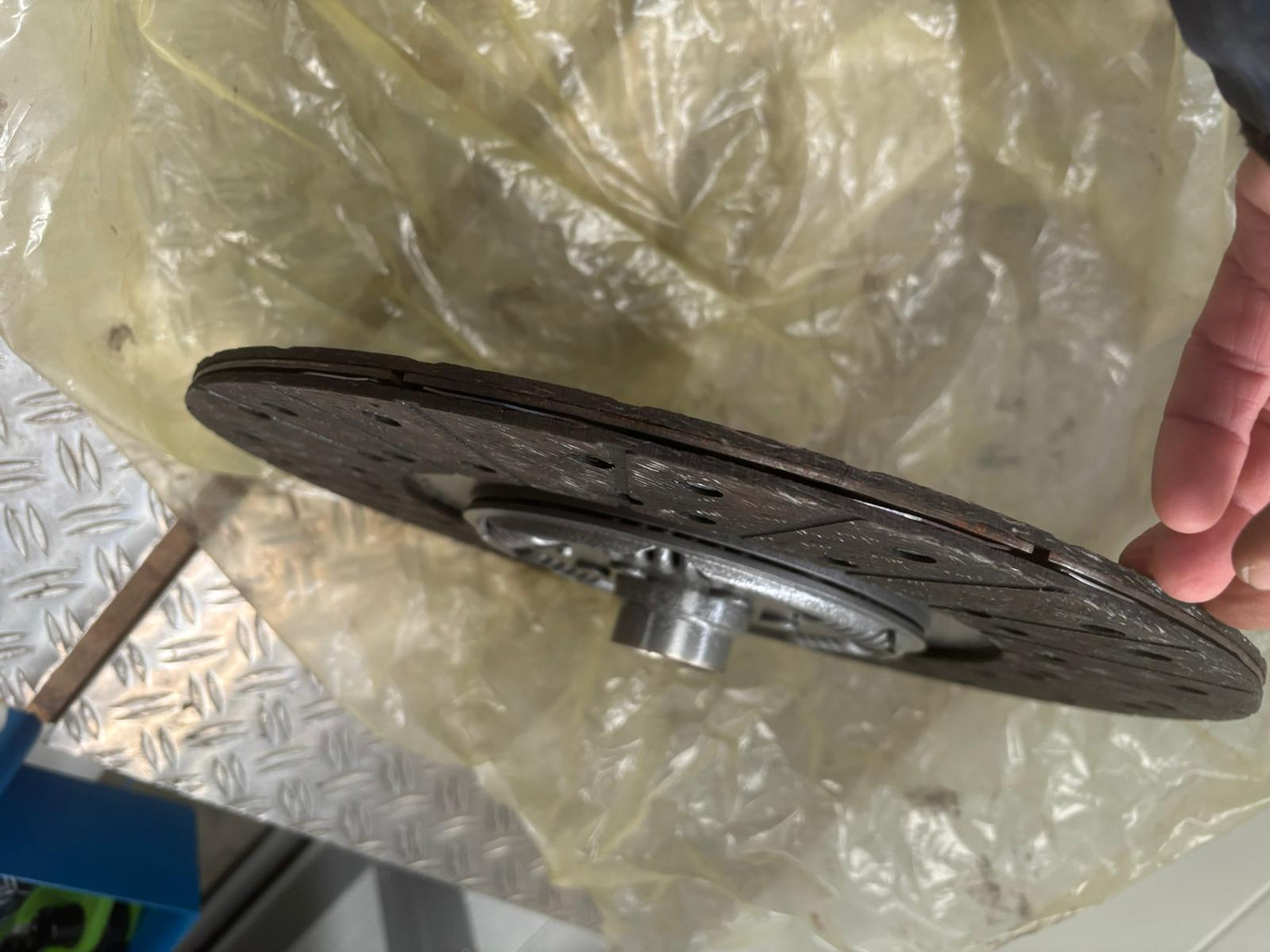 Neuwertige Sachs Kupplungsscheibe, Mitnehmerscheibe, Artikel - Nr. : 184900409 - Disc ambreiaj pentru Camion: Foto 4 Neuwertige Sachs Kupplungsscheibe, Mitnehmerscheibe, Artikel - Nr. : 184900409 - Disc ambreiaj pentru Camion: Foto 4