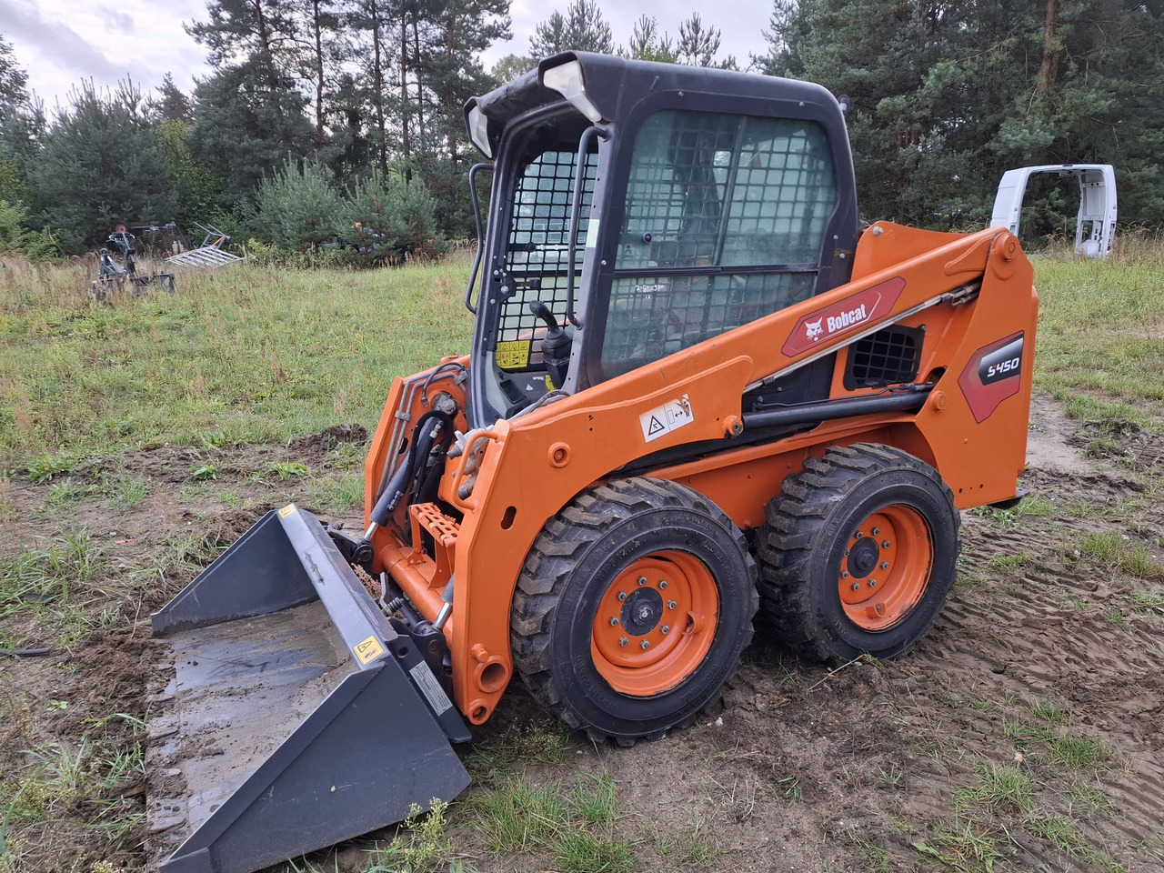 BOBCAT S450 - Mini încărcător: Foto 5 BOBCAT S450 - Mini încărcător: Foto 5