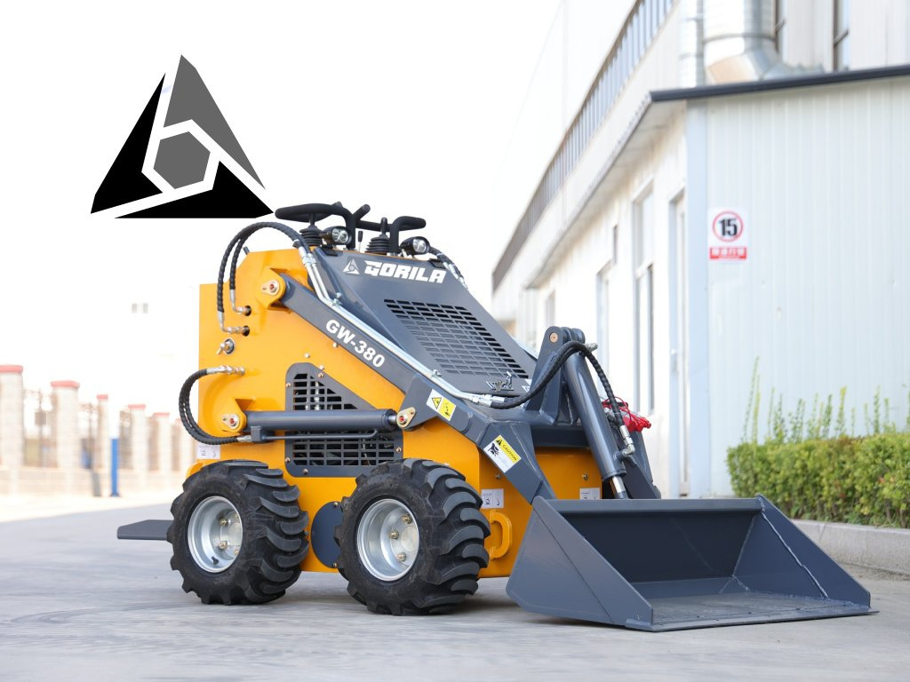 Kolový nakladač GORILA GW-380 - Mini încărcător: Foto 2 Kolový nakladač GORILA GW-380 - Mini încărcător: Foto 2