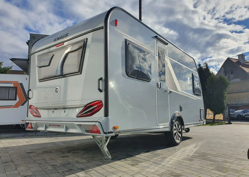 KNAUS SUDWIND 450 FU BLACK SELECTION - Rulotă: Foto 5 KNAUS SUDWIND 450 FU BLACK SELECTION - Rulotă: Foto 5