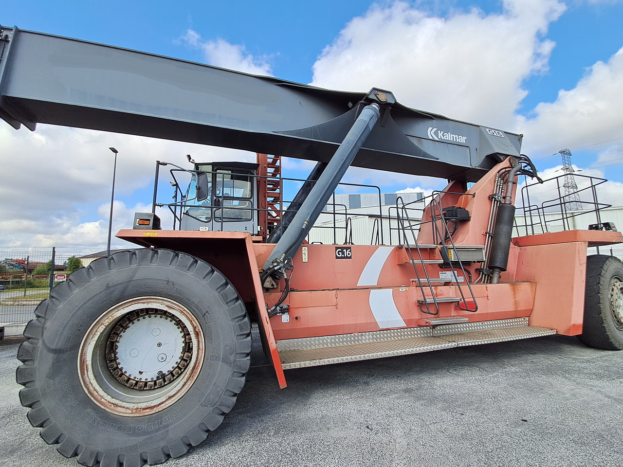 KALMAR DRD 450 80 S5XS - Reach stacker: Foto 4 KALMAR DRD 450 80 S5XS - Reach stacker: Foto 4