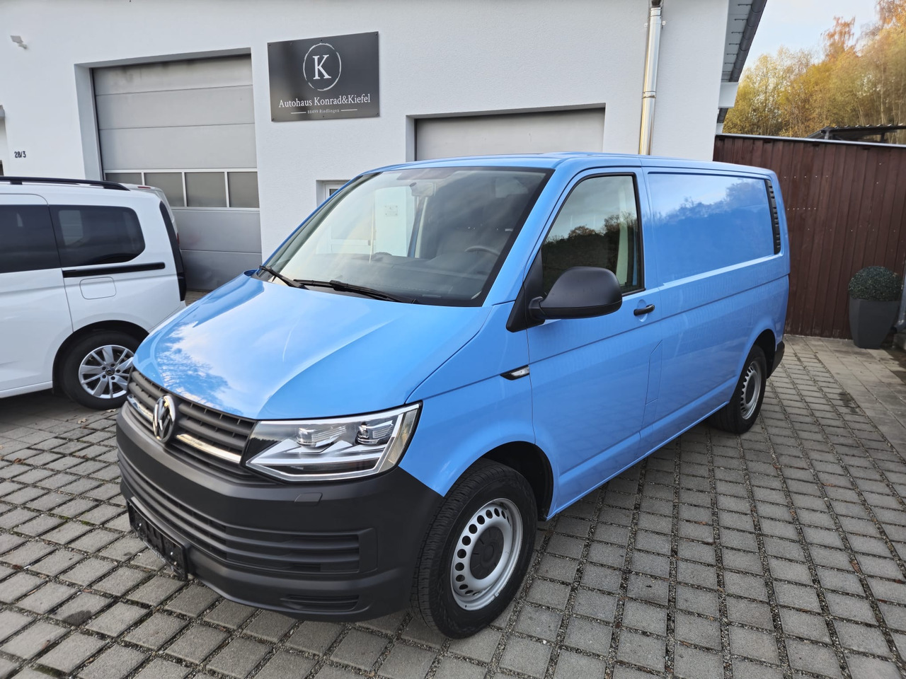 VOLKSWAGEN T6 Transporter Kasten-Kombi LED/AHK/Bluetooth - Dubă: Foto 1 VOLKSWAGEN T6 Transporter Kasten-Kombi LED/AHK/Bluetooth - Dubă: Foto 1