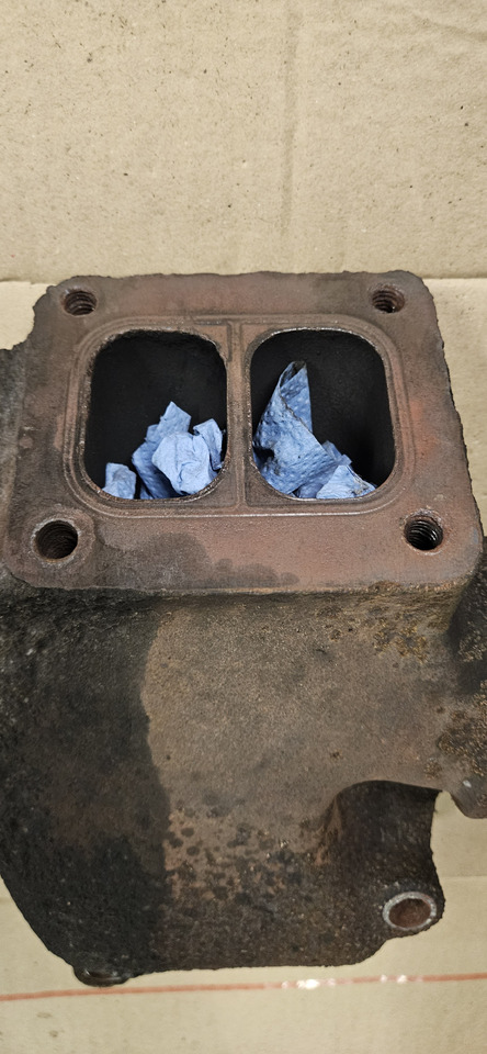 John deere R86029 - Galerie evacuare: Foto 2 John deere R86029 - Galerie evacuare: Foto 2