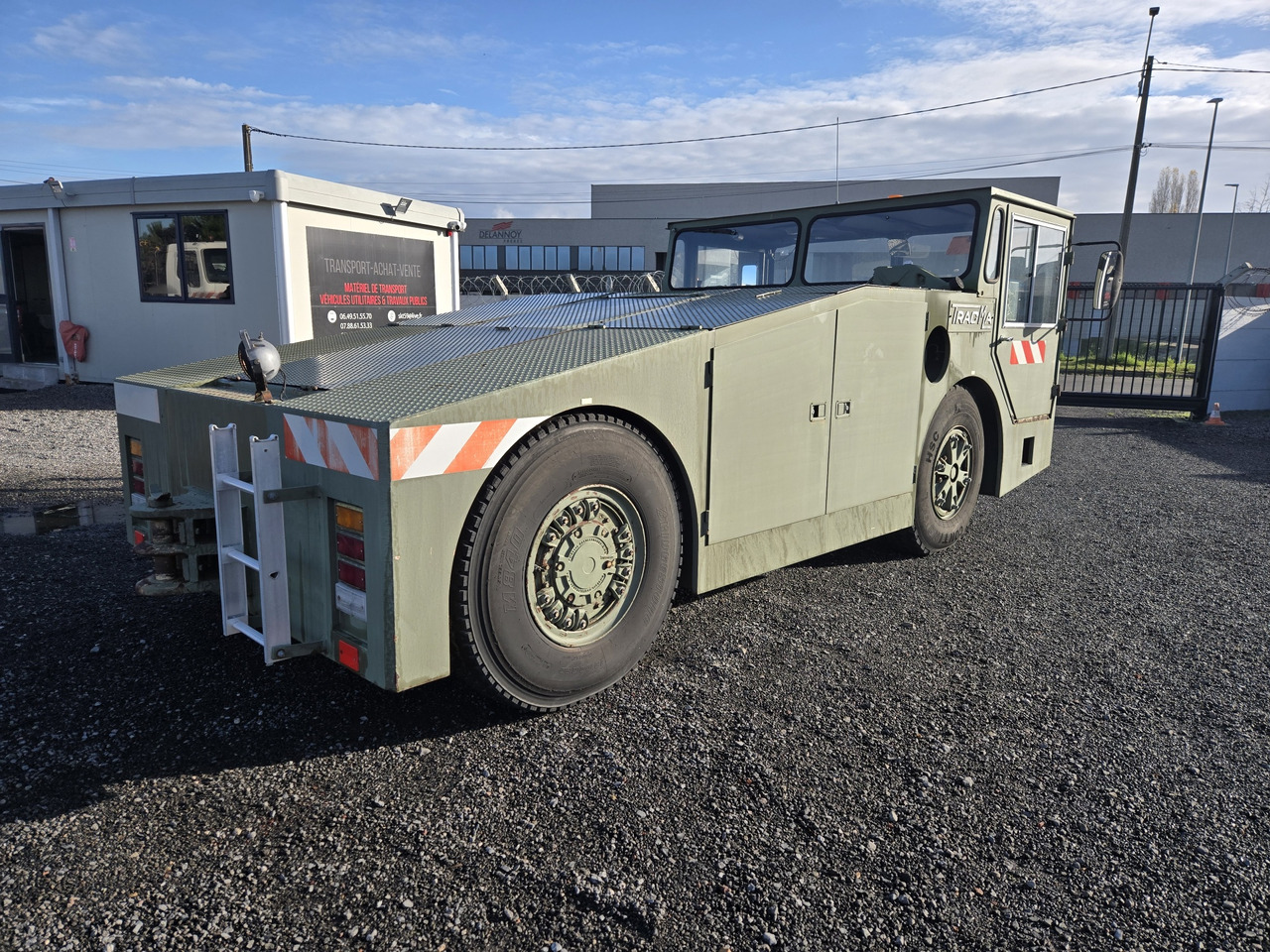 Tracma TD18000 - Tractor pentru aeronave: Foto 4 Tracma TD18000 - Tractor pentru aeronave: Foto 4