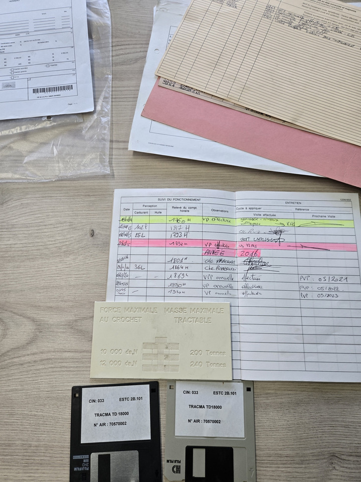 Tracma TD18000 - Tractor pentru aeronave: Foto 5 Tracma TD18000 - Tractor pentru aeronave: Foto 5