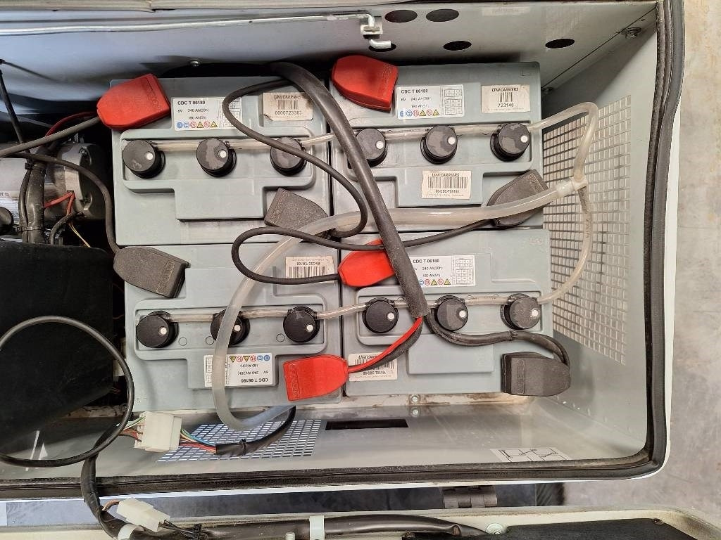 RCM Atom E Plus/1 UN - Mașină de măturat industrială: Foto 5 RCM Atom E Plus/1 UN - Mașină de măturat industrială: Foto 5