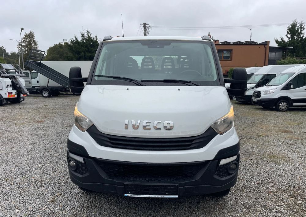 Iveco Daily 70C18 Pomoc drogowa Laweta 2017r - Maşină de tractare: Foto 2 Iveco Daily 70C18 Pomoc drogowa Laweta 2017r - Maşină de tractare: Foto 2