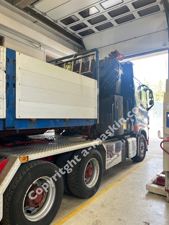 VOLVO FH 540 - Camion platformă, Camion cu macara: Foto 4 VOLVO FH 540 - Camion platformă, Camion cu macara: Foto 4