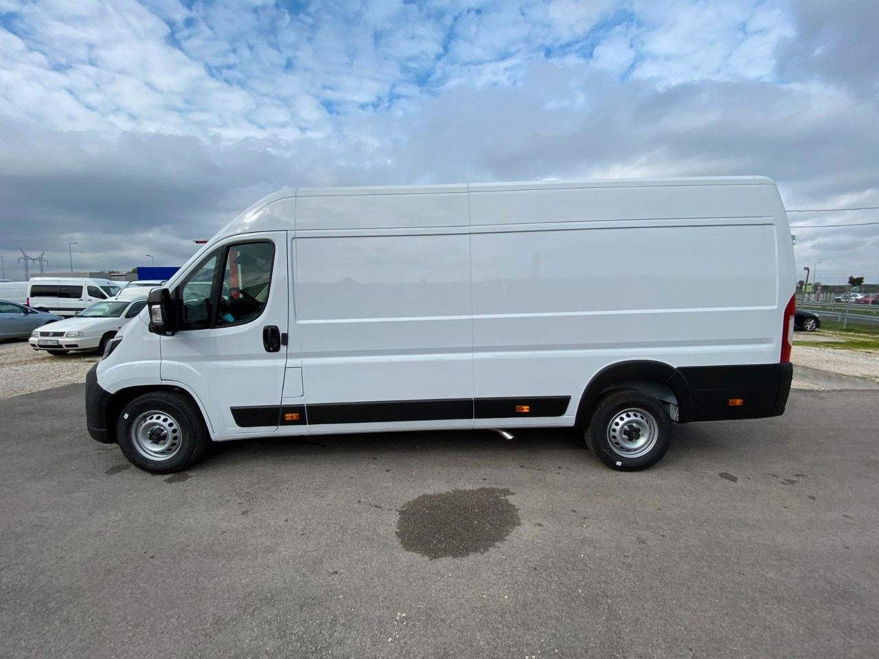 Citroën Jumper Kasten Hochraum 35 L4H2 Heavy BlueHDi 180 - Dubă: Foto 3 Citroën Jumper Kasten Hochraum 35 L4H2 Heavy BlueHDi 180 - Dubă: Foto 3