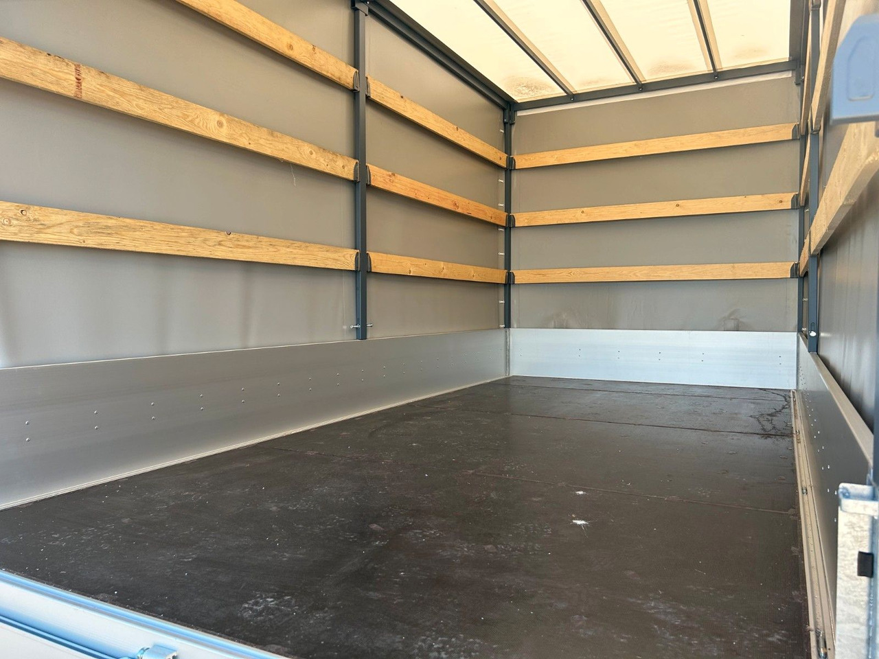 Fiat DUCATO XLWB MAXI Pritsche+Plane - Autoutilitară cu prelată: Foto 5 Fiat DUCATO XLWB MAXI Pritsche+Plane - Autoutilitară cu prelată: Foto 5