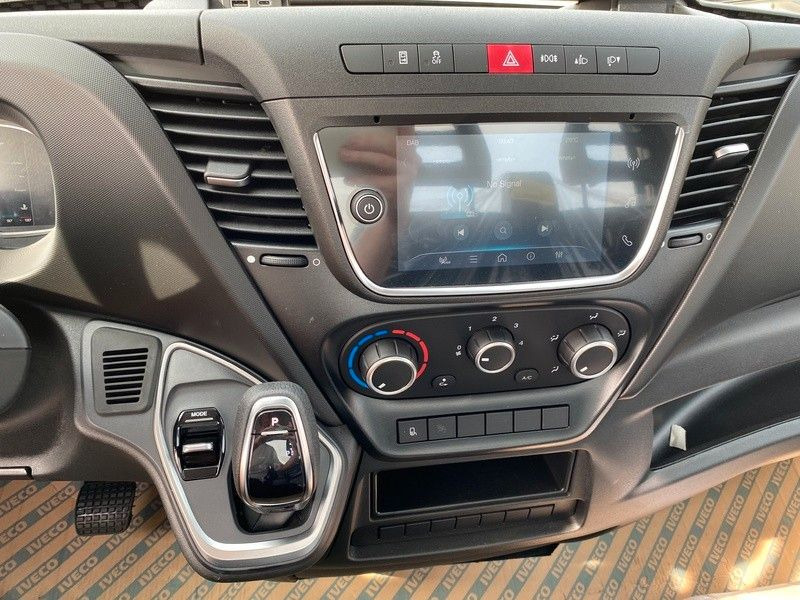 Iveco Daily 50C18HA8 Z Pritsche+Plane Iveco Daily 50C18HA8 Z Pritsche+Plane - Autoutilitară cu prelată: Foto 4 Iveco Daily 50C18HA8 Z Pritsche+Plane Iveco Daily 50C18HA8 Z Pritsche+Plane - Autoutilitară cu prelată: Foto 4