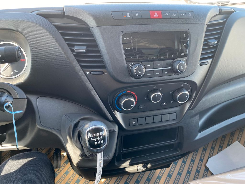 Iveco Daily Koffer mit LBW SOFORT Euro6E Iveco Daily Koffer mit LBW SOFORT Euro6E - Autoutilitară box: Foto 3 Iveco Daily Koffer mit LBW SOFORT Euro6E Iveco Daily Koffer mit LBW SOFORT Euro6E - Autoutilitară box: Foto 3