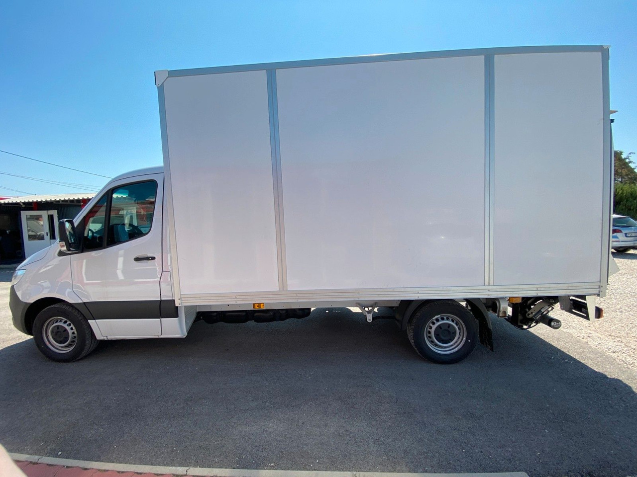 Mercedes-Benz Sprinter 317 Koffer+LBW - Autoutilitară box: Foto 3 Mercedes-Benz Sprinter 317 Koffer+LBW - Autoutilitară box: Foto 3