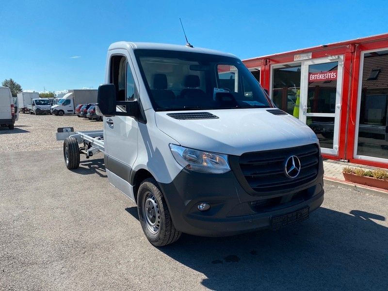 Mercedes-Benz Sprinter 319 Pritsche+Plane 3,5T Anhängelast - Autoutilitară cu prelată: Foto 3 Mercedes-Benz Sprinter 319 Pritsche+Plane 3,5T Anhängelast - Autoutilitară cu prelată: Foto 3