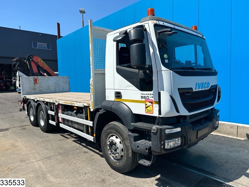Iveco Trakker 360 6X4, EURO 6, Palfinger, Remote - Camion platformă, Camion cu macara: Foto 2 Iveco Trakker 360 6X4, EURO 6, Palfinger, Remote - Camion platformă, Camion cu macara: Foto 2
