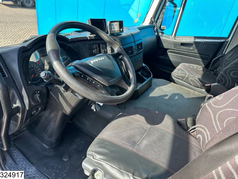 Iveco Trakker 8x4, EURO 6, Palfinger, Remote - Camion platformă, Camion cu macara: Foto 5 Iveco Trakker 8x4, EURO 6, Palfinger, Remote - Camion platformă, Camion cu macara: Foto 5
