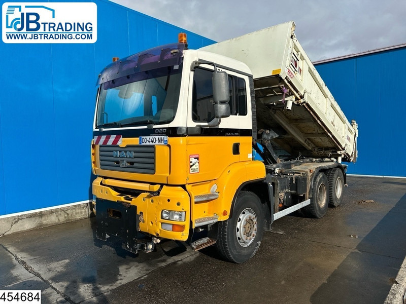 MAN TGA 26 390 6x4, Manual, Steel suspension - Camion basculantă: Foto 1 MAN TGA 26 390 6x4, Manual, Steel suspension - Camion basculantă: Foto 1