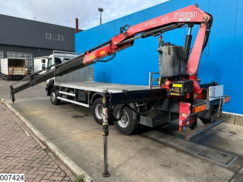Renault Kerax 370 Dxi 6x4, EURO 4, Fassi - Camion platformă, Camion cu macara: Foto 4 Renault Kerax 370 Dxi 6x4, EURO 4, Fassi - Camion platformă, Camion cu macara: Foto 4