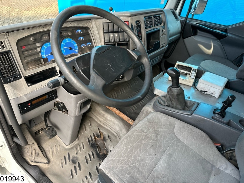 Renault Midlum 180 Euro 3, Manual, Fuel, 6180 Liters, 1 Comp - Camion cisternă: Foto 5 Renault Midlum 180 Euro 3, Manual, Fuel, 6180 Liters, 1 Comp - Camion cisternă: Foto 5