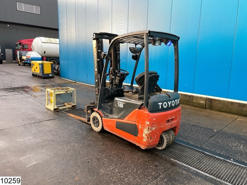 Toyota 8FBEKT18 1800KG, 4.7M, 6492h, charger - Electrostivuitor: Foto 4 Toyota 8FBEKT18 1800KG, 4.7M, 6492h, charger - Electrostivuitor: Foto 4