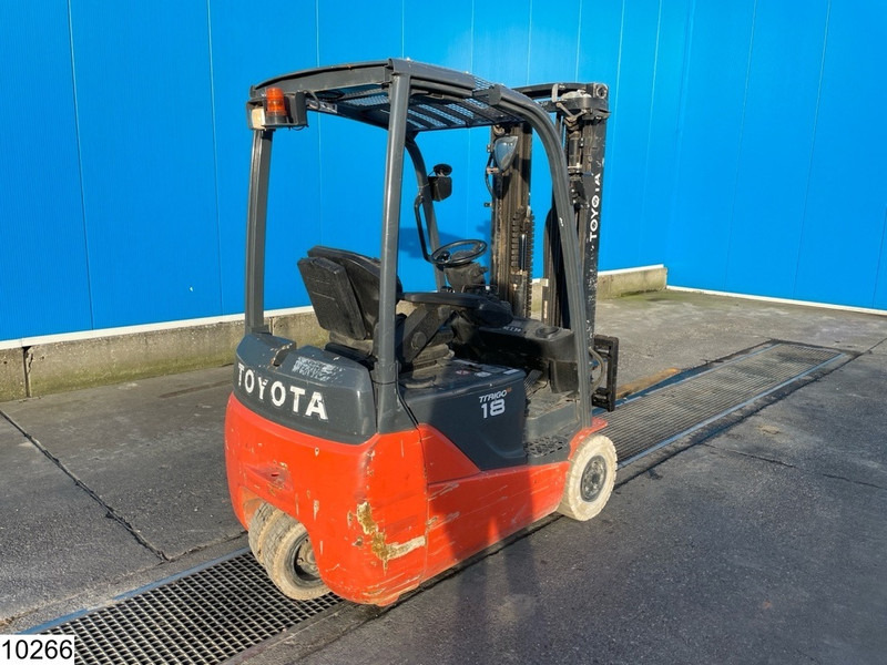 Toyota 8FBEKT18 1800KG, H 4.7M, 7764h, charger - Electrostivuitor: Foto 2 Toyota 8FBEKT18 1800KG, H 4.7M, 7764h, charger - Electrostivuitor: Foto 2