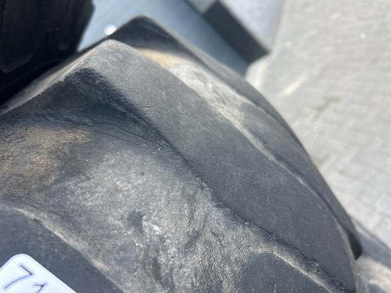 Ahlmann AZ14-CEAT 17.5-25-Tire/Reifen/Band - Anvelope și jante pentru Utilaje constructii: Foto 2 Ahlmann AZ14-CEAT 17.5-25-Tire/Reifen/Band - Anvelope și jante pentru Utilaje constructii: Foto 2