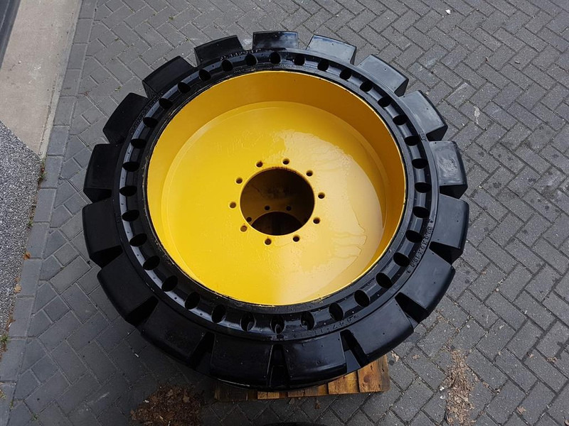 Cat 910/914 - 447-1131 - Tyre/Reifen/Band - Anvelope și jante pentru Utilaje constructii: Foto 4 Cat 910/914 - 447-1131 - Tyre/Reifen/Band - Anvelope și jante pentru Utilaje constructii: Foto 4