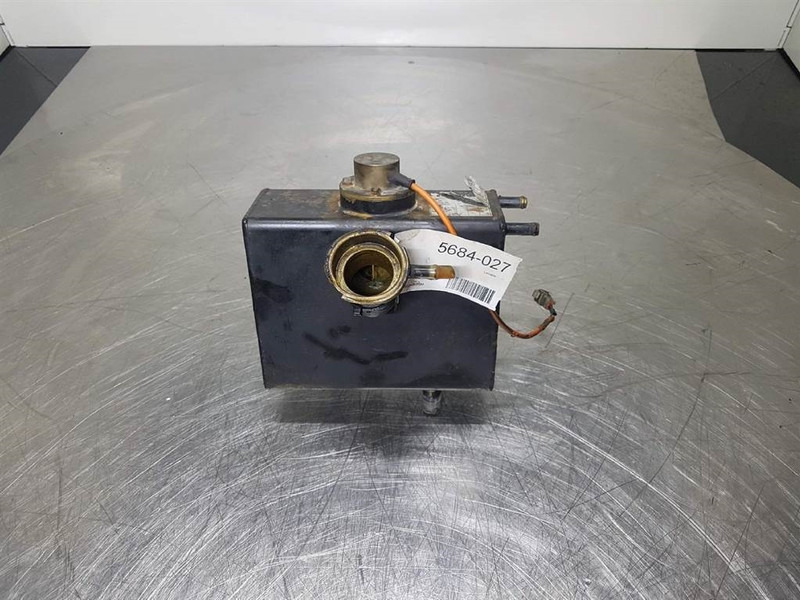 Liebherr A904-7025853-Expansion tank/Ausgleichsbehälter - Motor şi piese pentru Utilaje constructii: Foto 1 Liebherr A904-7025853-Expansion tank/Ausgleichsbehälter - Motor şi piese pentru Utilaje constructii: Foto 1